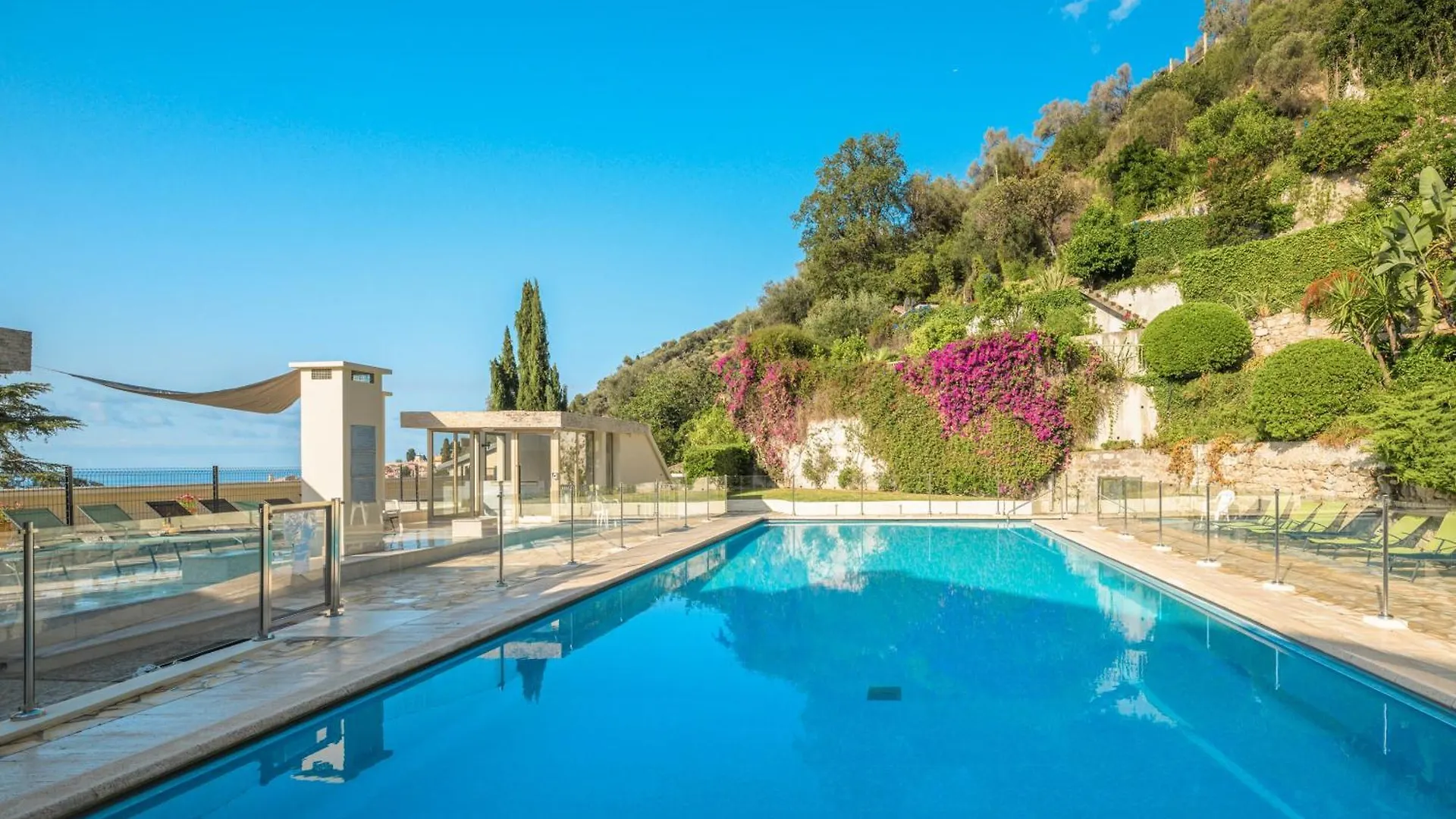 Les Miradors - Calme - Vue Mer - Piscine - Parking Prive Menton Fransa